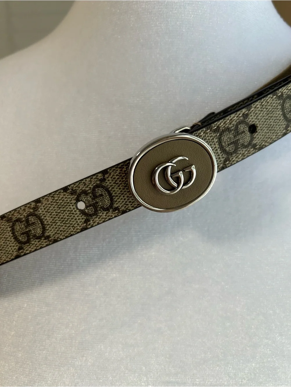 NWOT Gucci Women’s Beige Brown GG Logo Leather Belt. Gucci size 85 Size 6